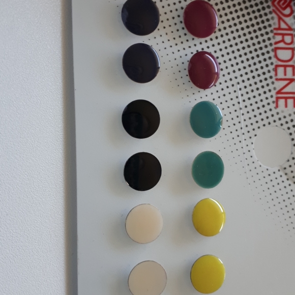 6 pairs of earrings (SIX differents colors) - Picture 2 of 3